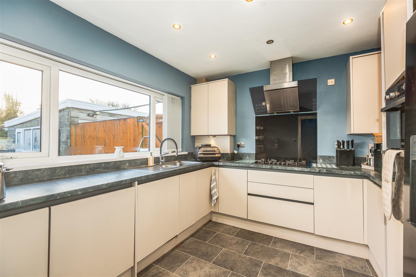 Woodfield Avenue, Pontlliw, SWANSEA, SA4 9EQ